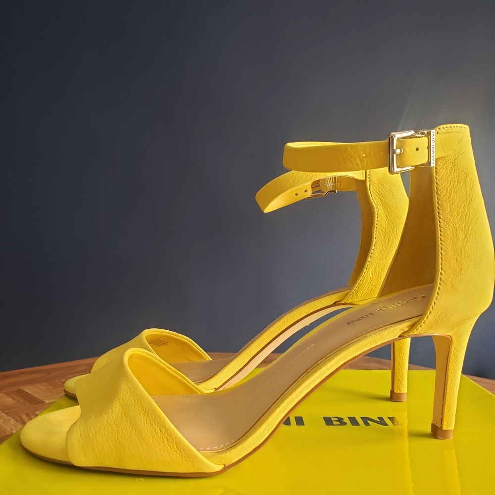 Gianni Binni yellow Strappy Open Toe Heel 9.5